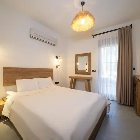 Zümrüt Boutique * Çıralı