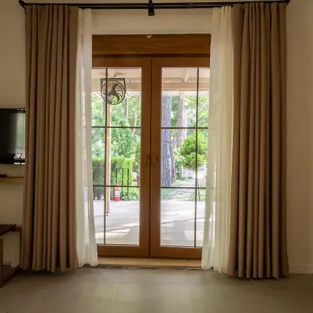 Zümrüt Boutique Çıralı