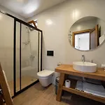 Zuemruet Boutique Hotel *