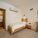 Zuemruet Boutique Çıralı