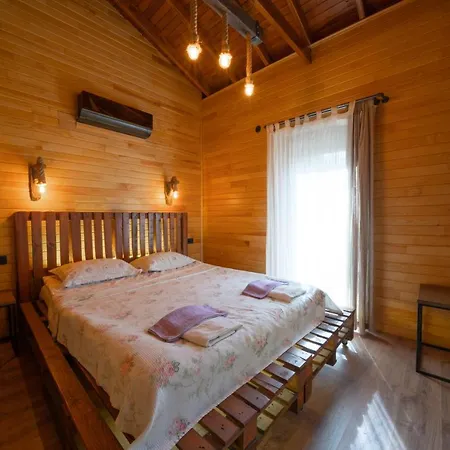 Zuemruet Boutique Çıralı